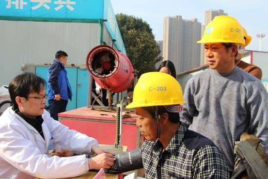 �����Ŷӽ��в���